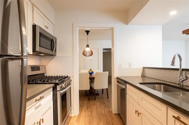 Building Photo - 7920 Rockwood Ln