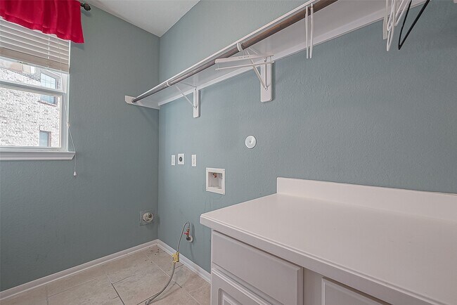 Building Photo - 7530 Newbury Trail