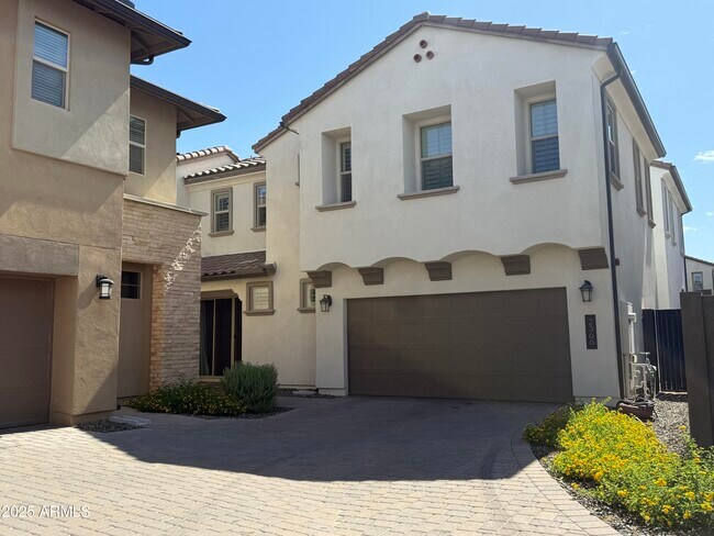 Primary Photo - 2366 W Gloria Ln
