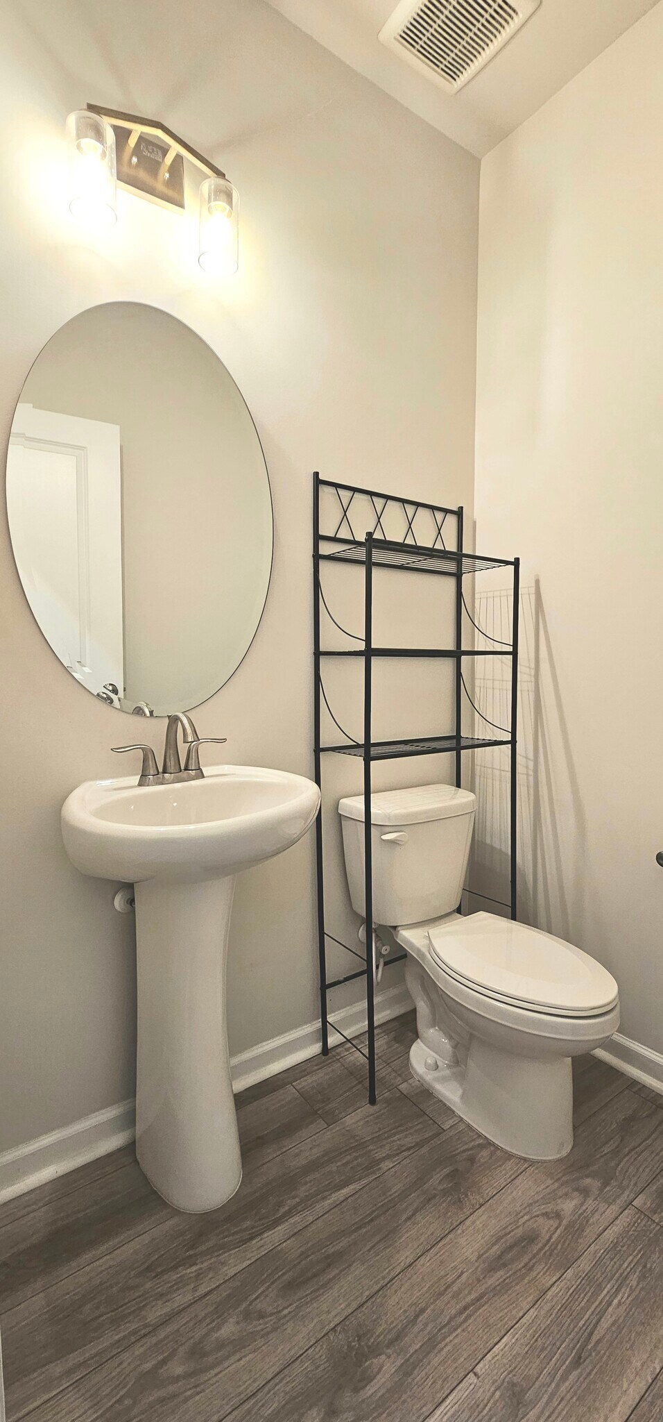 Powder room - 904 Kinsey Aly