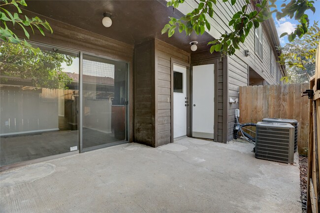 Building Photo - 2601 S Braeswood Blvd