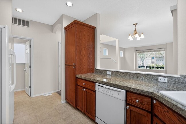 Building Photo - 1052 SE Portlandia Ave