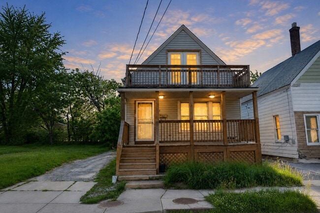 Building Photo - 1328 E 120th St