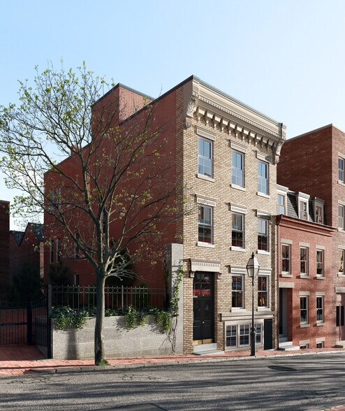 Building Photo - 11 Anderson St