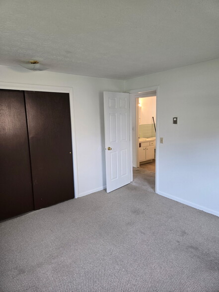 Building Photo - 292 Kennedy St