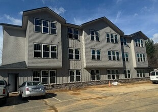 Building Photo - Willa Mountain Apartments
