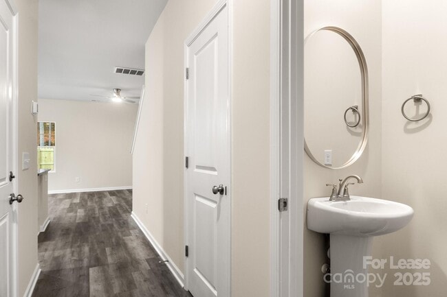 Building Photo - 990 Shearer Rd