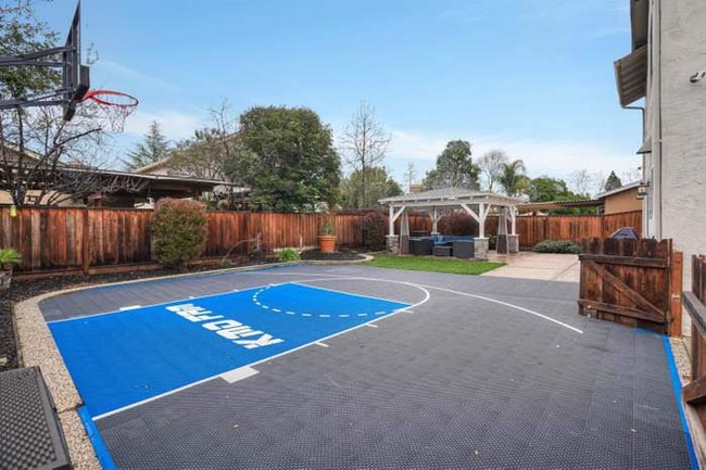 Building Photo - 17030 Pine Way