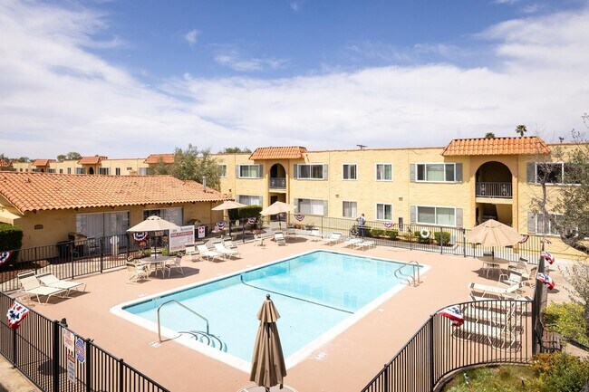 Building Photo - $600.00 off of first month's rent. Downsta...