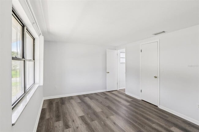 Building Photo - 4015 Litchfield Dr