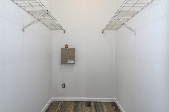 Building Photo - 5932 McPherson Ave