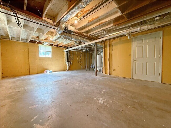 Building Photo - 128 Mark Ln SE