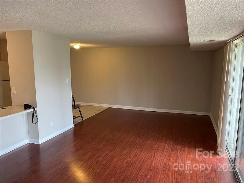 Building Photo - 9520 Shannon Green Dr