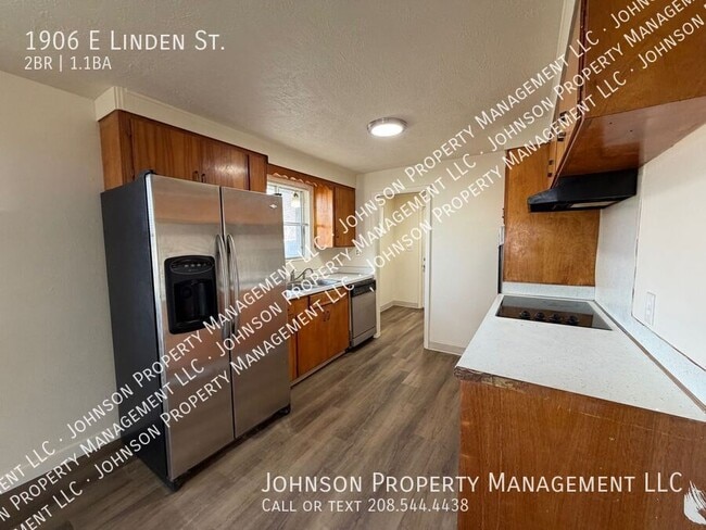 Building Photo - 1906 E Linden St