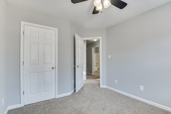 Building Photo - 7635 Pleasantville Way