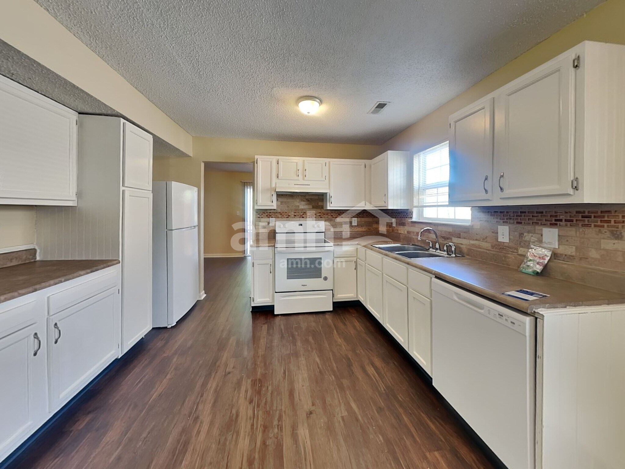 Building Photo - 1494 Blue Grass Pky
