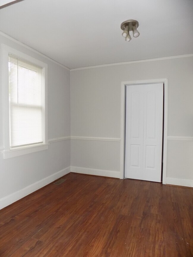 Building Photo - 3850 Capers Ave
