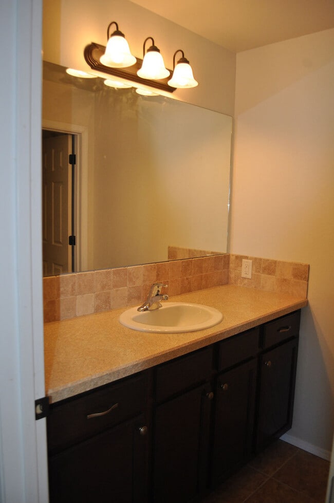 Building Photo - 5653 Saxon Way