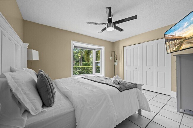 Building Photo - 13724 Lilac Pl