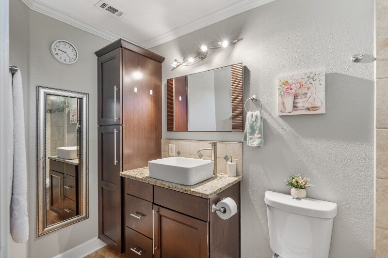 Building Photo - 2711 Bay Club Dr