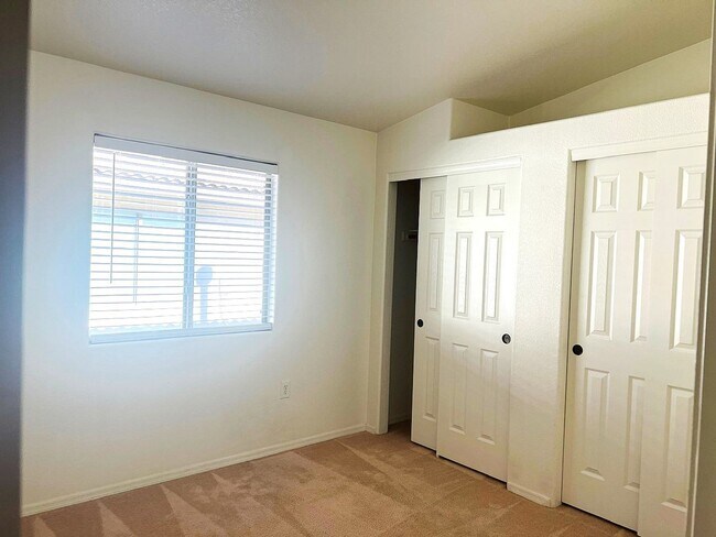 Building Photo - 4539 Redwood St