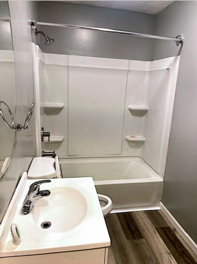 Building Photo - Coming soon! Great 2 bedroom with AC and detached garage!