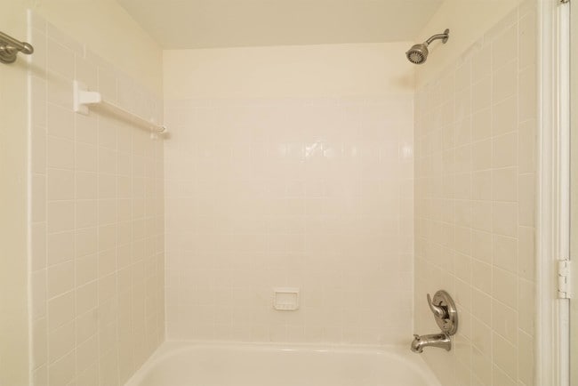 Building Photo - 10403 Beacon Ridge Dr
