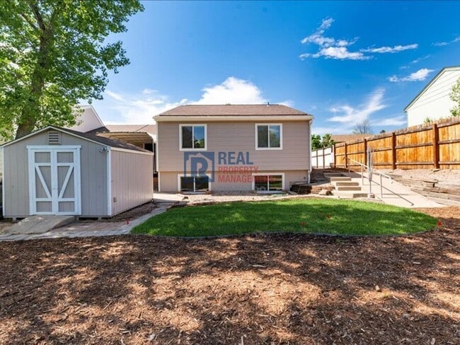 Building Photo - 1424 S Sierra Dr