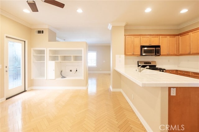 Building Photo - 25 Periwinkle