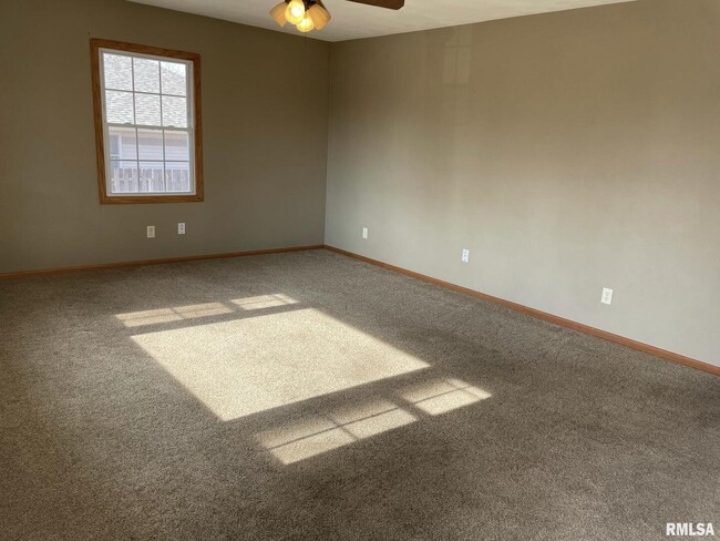 Building Photo - 2806 W 47th St