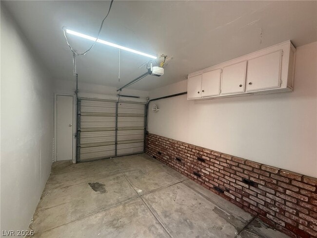 Building Photo - 5533 Wheatfield Dr
