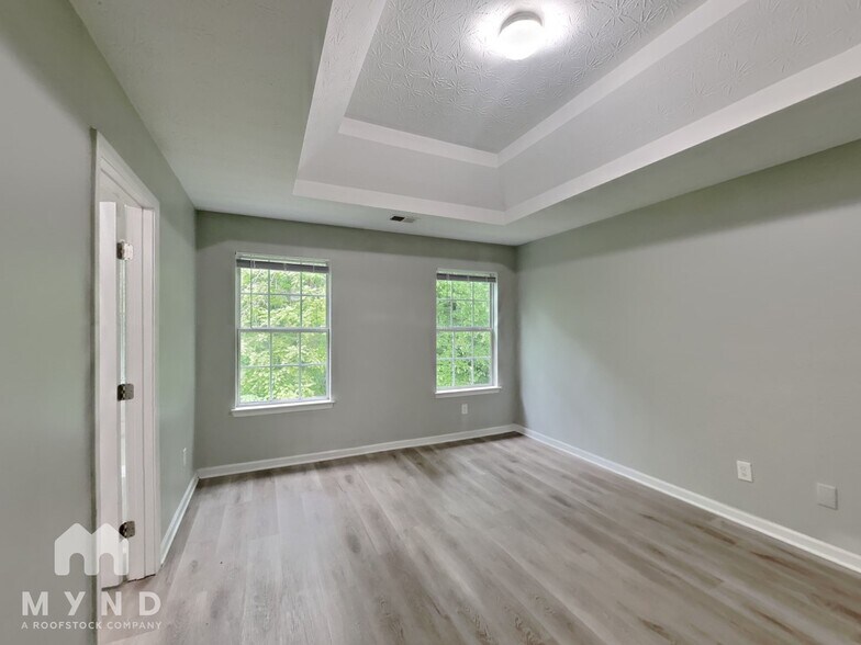 Building Photo - 2892 Two Lakes Cir