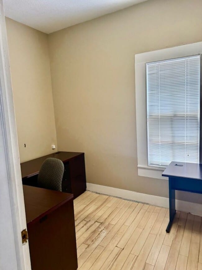 Building Photo - Downtown Gulfport Office Space