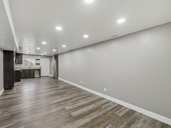 Building Photo - RES_O VAN DER WATT_14512