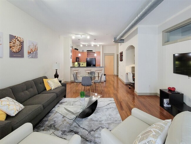 Building Photo - 1901 Post Oak Blvd