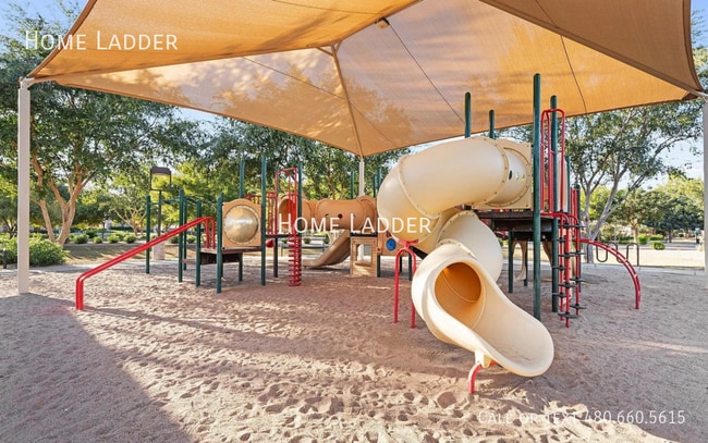 Building Photo - 4201 E Jasper Dr