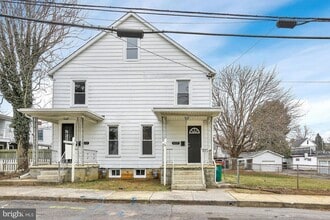 Building Photo - Coming Soon - Charming 3 Bedroom, 1 Bath H...