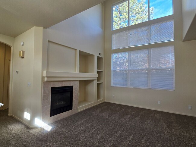 Building Photo - Beautiful South Reno Home in Gated Community