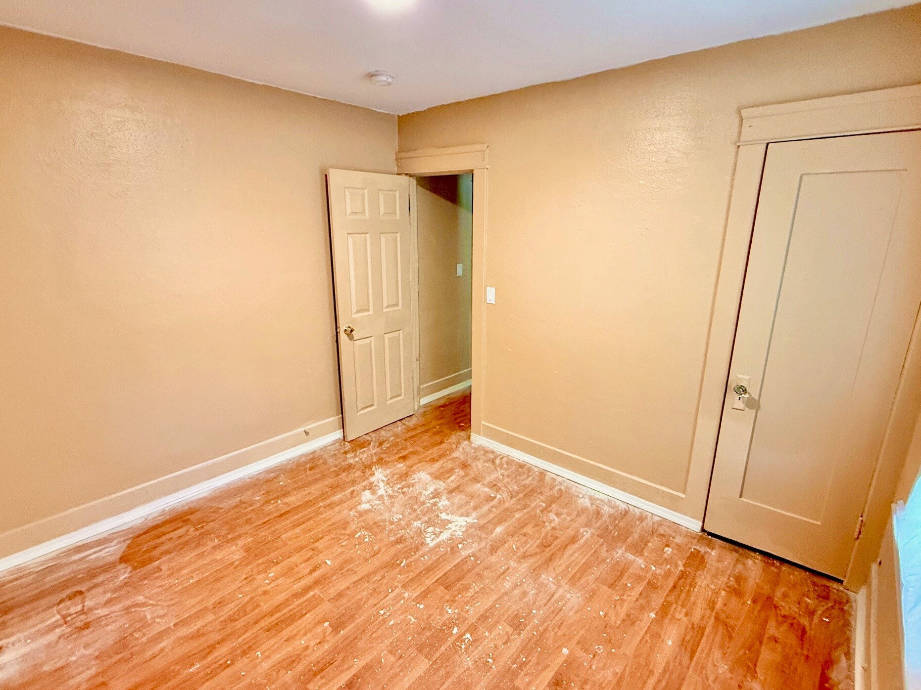Bedroom - 523 N Willow Ave