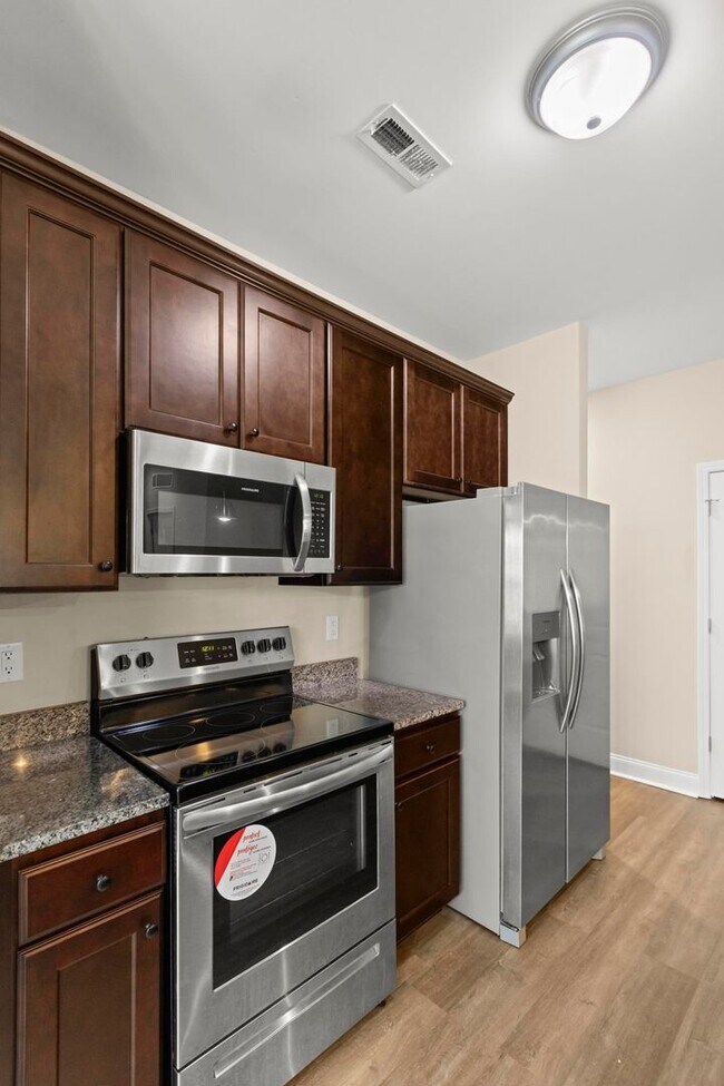 Building Photo - Hampstead Home For Rent