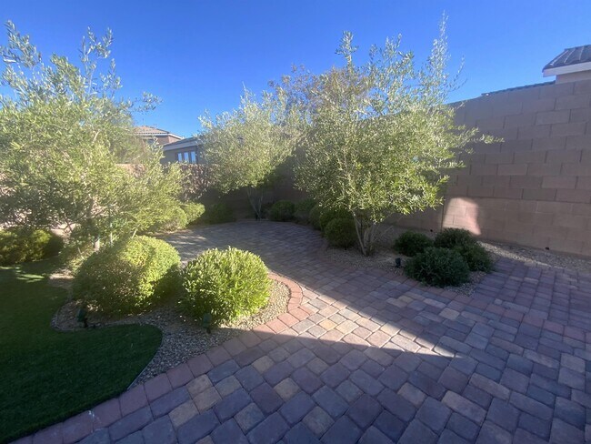 Building Photo - 799 Flowing Meadow Dr