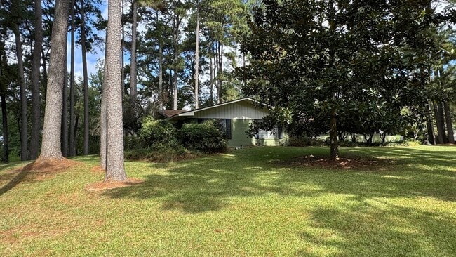 Building Photo - 810 McMilland Rd