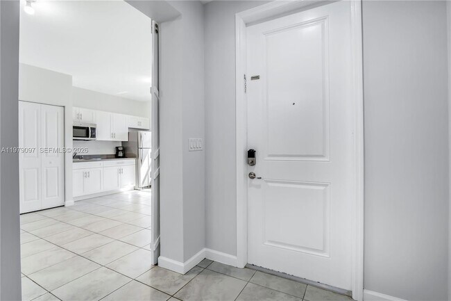 Building Photo - 2541 SE 1st St