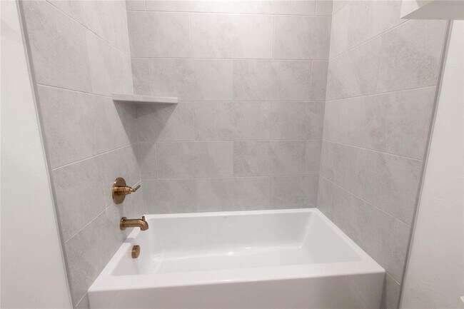 Building Photo - 5732 Lantana Ln