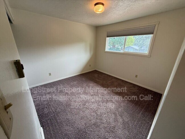Building Photo - 1634 SW Knollbrook Pl