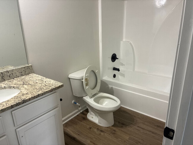 Building Photo - Room in Townhome on Bayrose Cir