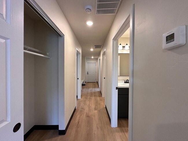 Building Photo - 507-509 Rustic Ridge Drive