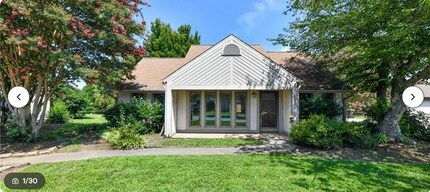 Building Photo - 2 Bedroom 2 Bath town home