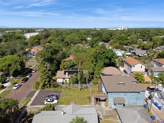 Building Photo - 2445 2nd Ave N