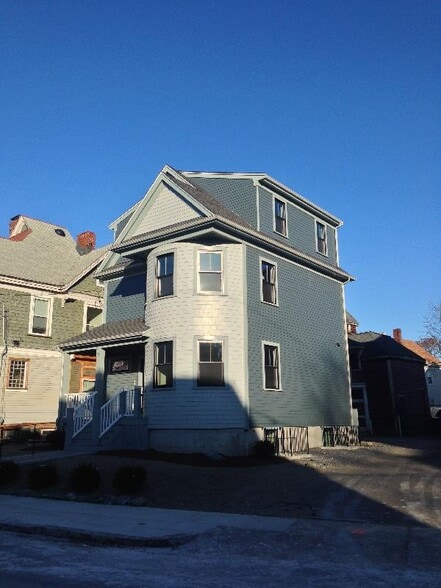 Building Photo - 84 Linden St